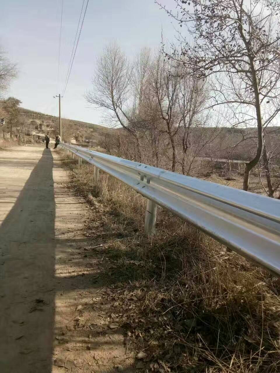 鄉(xiāng)村公路波形護欄板_鄉(xiāng)村公路波形護欄板廠家直銷_安義