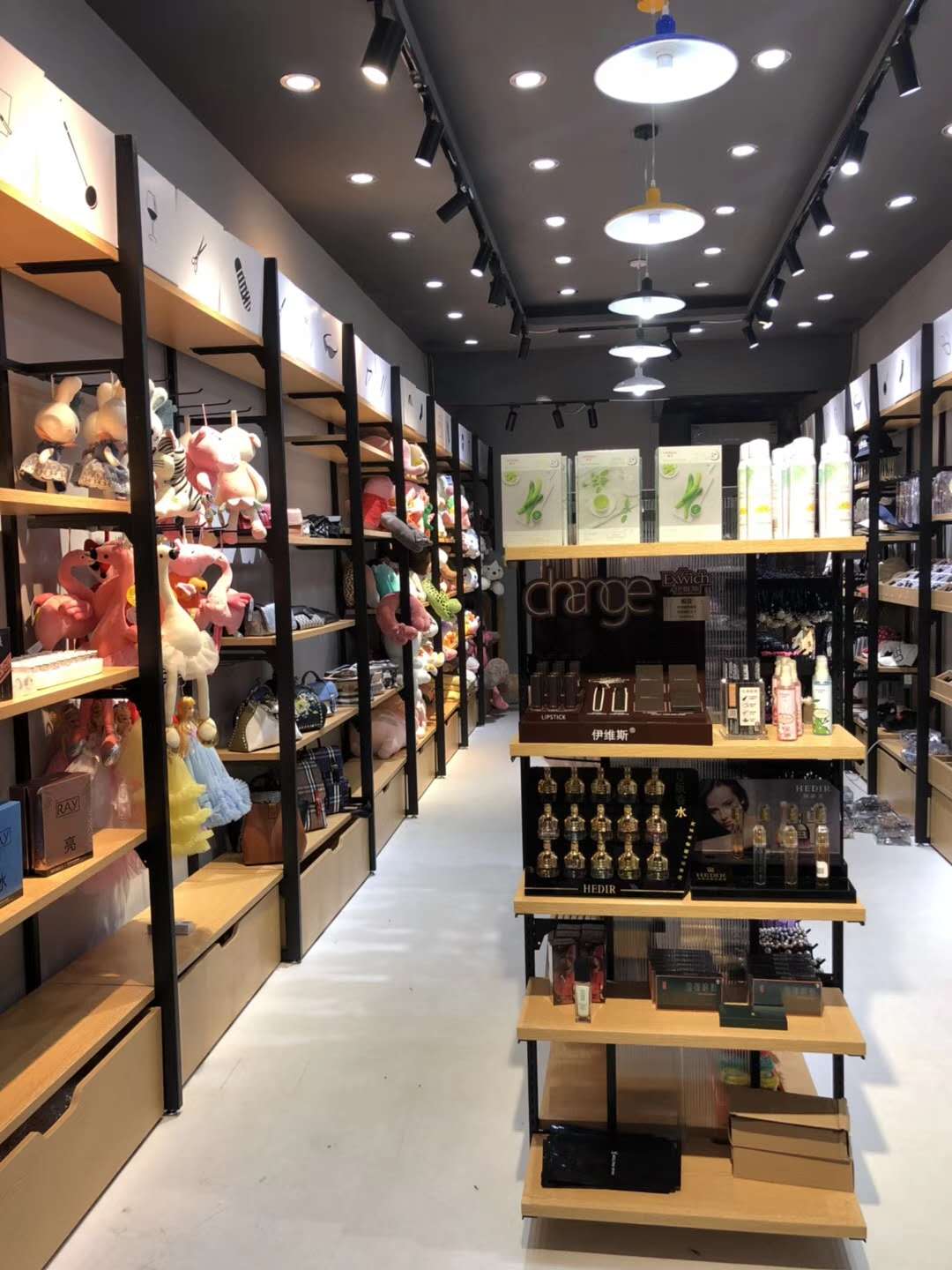 深圳*店貨架展示架廠家直銷