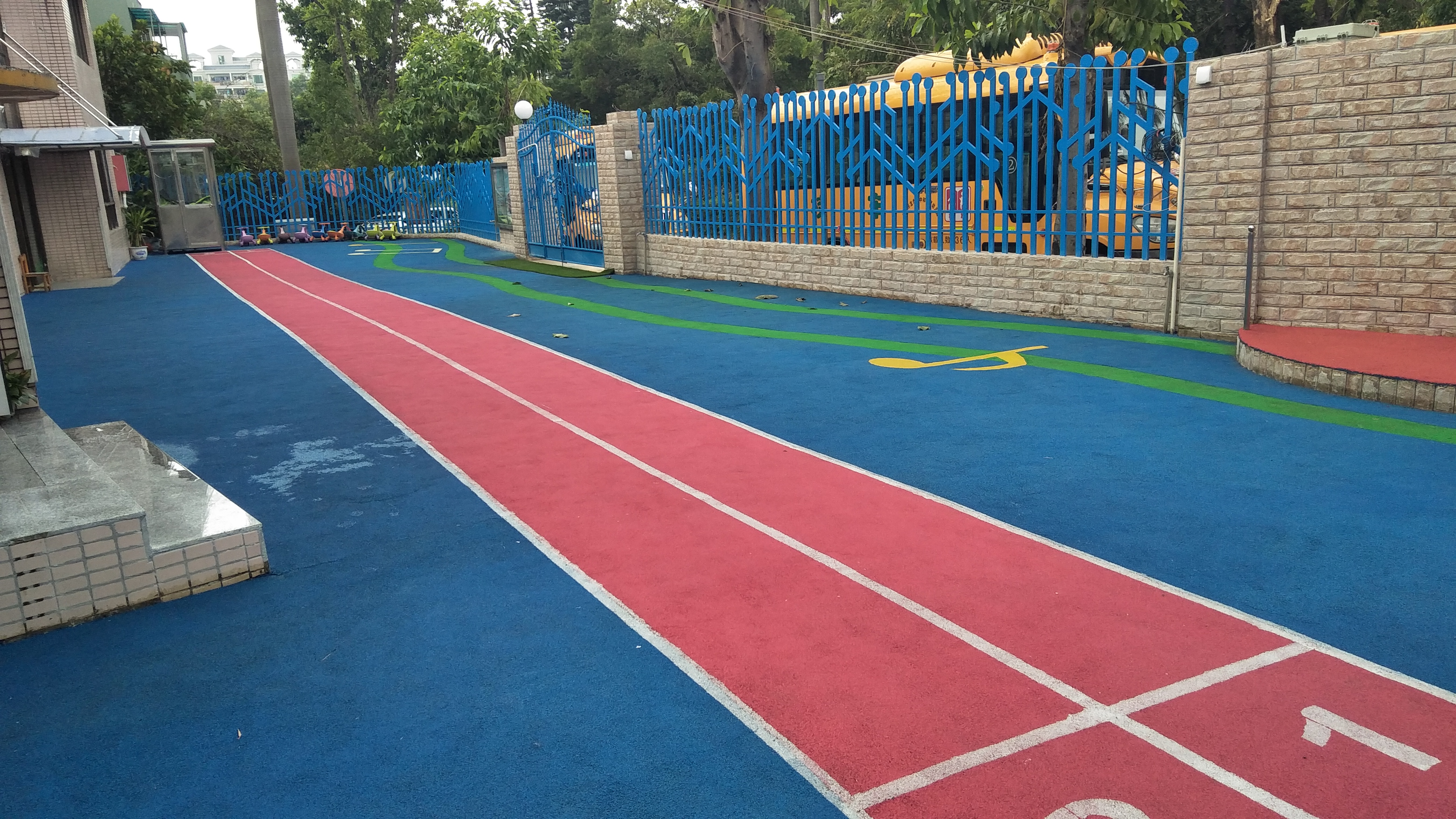 深圳市中和華星幼兒園塑膠地面施工-深圳健宇體育