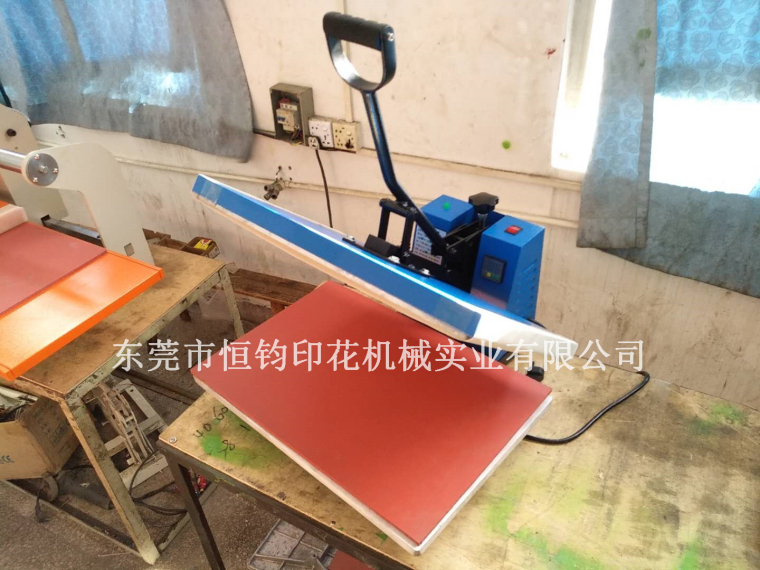 供應數(shù)碼燙畫機 *低價格手壓熱轉(zhuǎn)印花機 燙標機燙鉆機 手壓燙標機燙鉆機