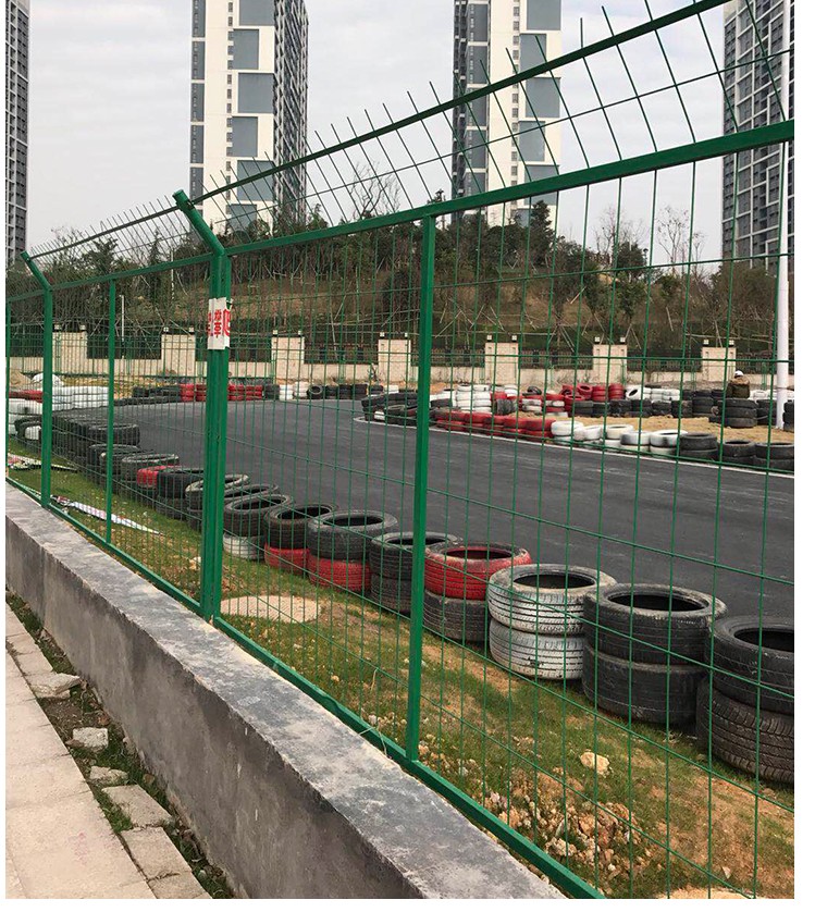 晟乾框架護欄邊框護欄網(wǎng)高速護欄網(wǎng) 框架護欄邊框護欄網(wǎng)高速護欄網(wǎng)圍欄廠家供應(yīng)