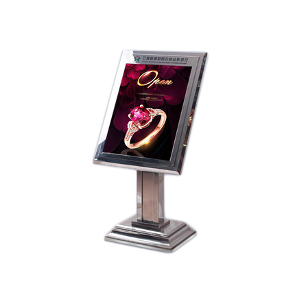 金柯落地玻璃面鈦金迎賓牌  不銹鋼導(dǎo)向牌 不銹鋼迎賓牌 玻璃迎賓牌 不銹鋼迎賓牌定制