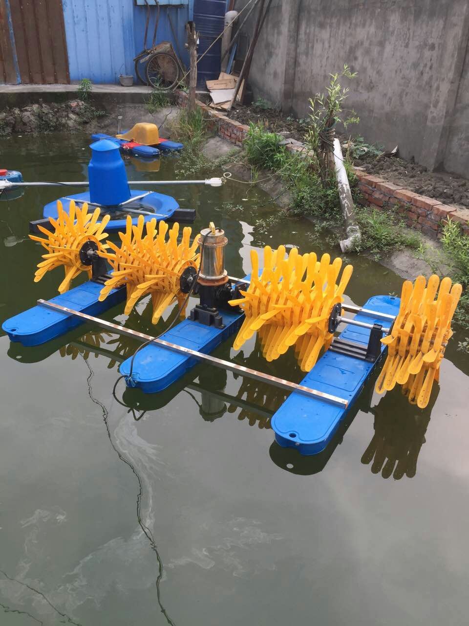 0.75KW1.5KW2.2KW魚塘蝦塘水車式增氧機(jī)   三相水車式增氧機(jī)