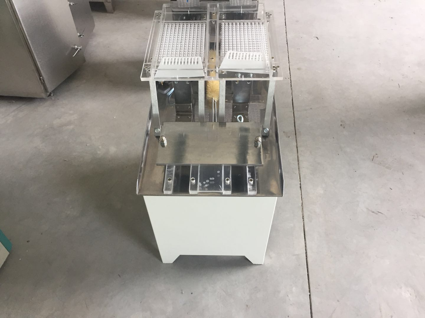 求購半自動*套合機求購山東半自動*套合機半自動*套合機廠家