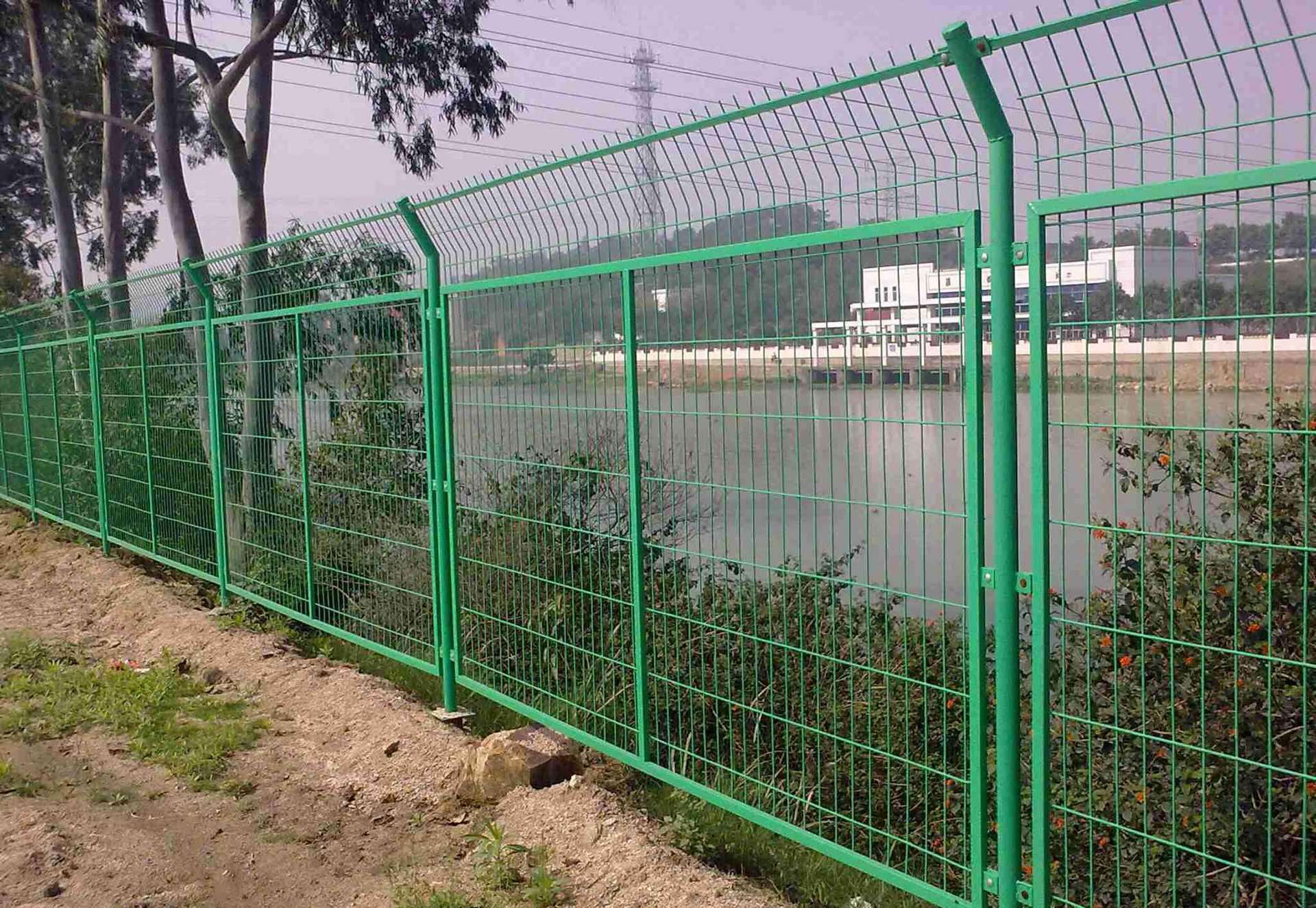邊框護欄網(wǎng)用于景區(qū)公園公路護欄網(wǎng) 30*20邊框 50方管立柱 現(xiàn)貨有售