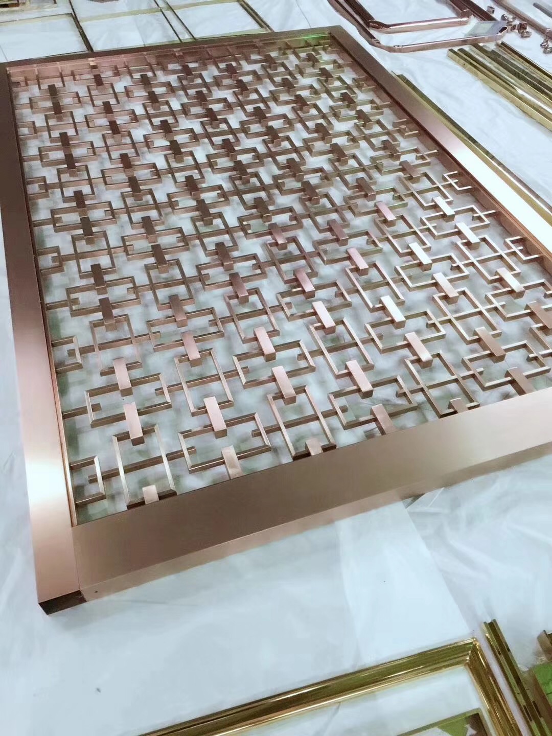 佛山玫瑰金不銹鋼屏風(fēng)