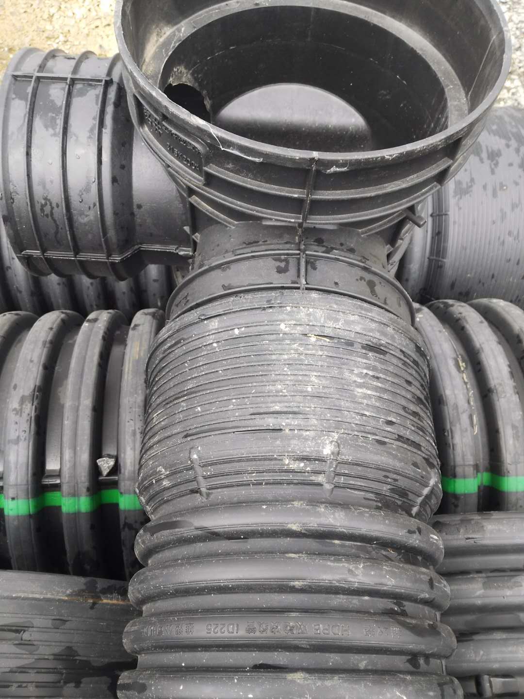 HDPE雙平壁鋼塑復(fù)合纏繞管  廣HDPE雙平壁鋼塑復(fù)合纏繞管 南寧HDPE雙平壁鋼塑復(fù)合纏繞管