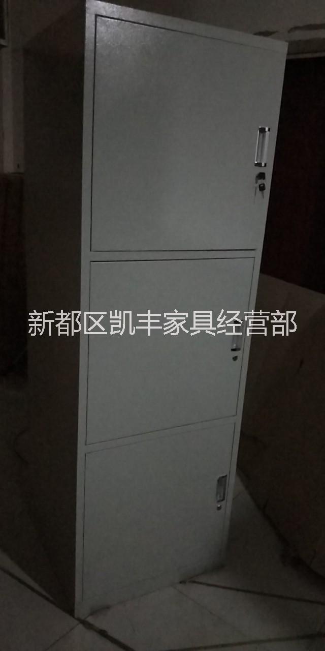 *處理庫存3門儲物柜