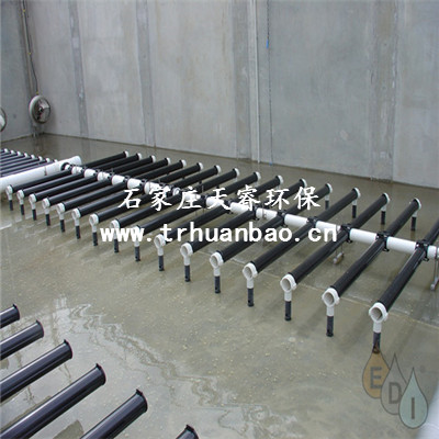 陜西渭南可升降曝氣管    采用導(dǎo)氣槽使曝氣器內(nèi)部的布?xì)庋杆倬鶆?  title=