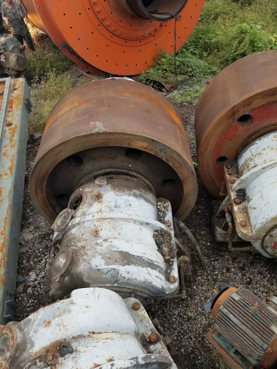 4x80m回轉(zhuǎn)窯 1200x500輥壓機