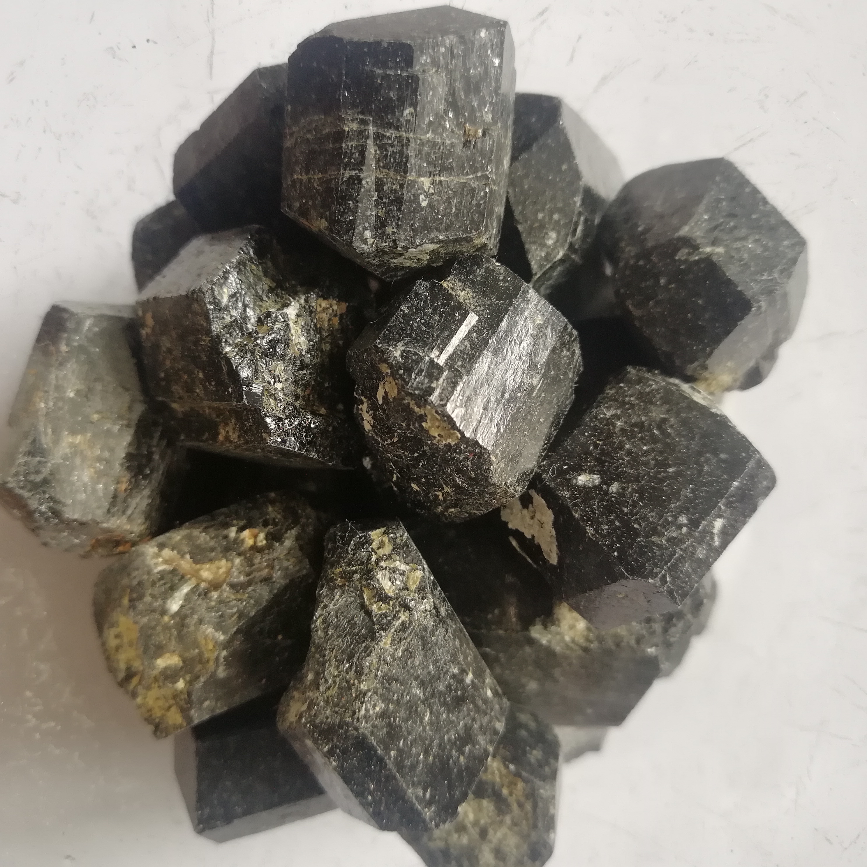 廠家直銷 晶體電氣石 大塊電氣石晶體 保健飾品用六棱電氣石