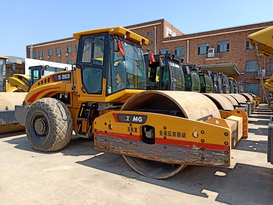 二手震動(dòng)壓路機(jī)  二手壓路機(jī) 二手壓實(shí)機(jī) 二手壓道機(jī) 二手震動(dòng)壓路機(jī)價(jià)錢(qián) 徐工二手壓路機(jī)