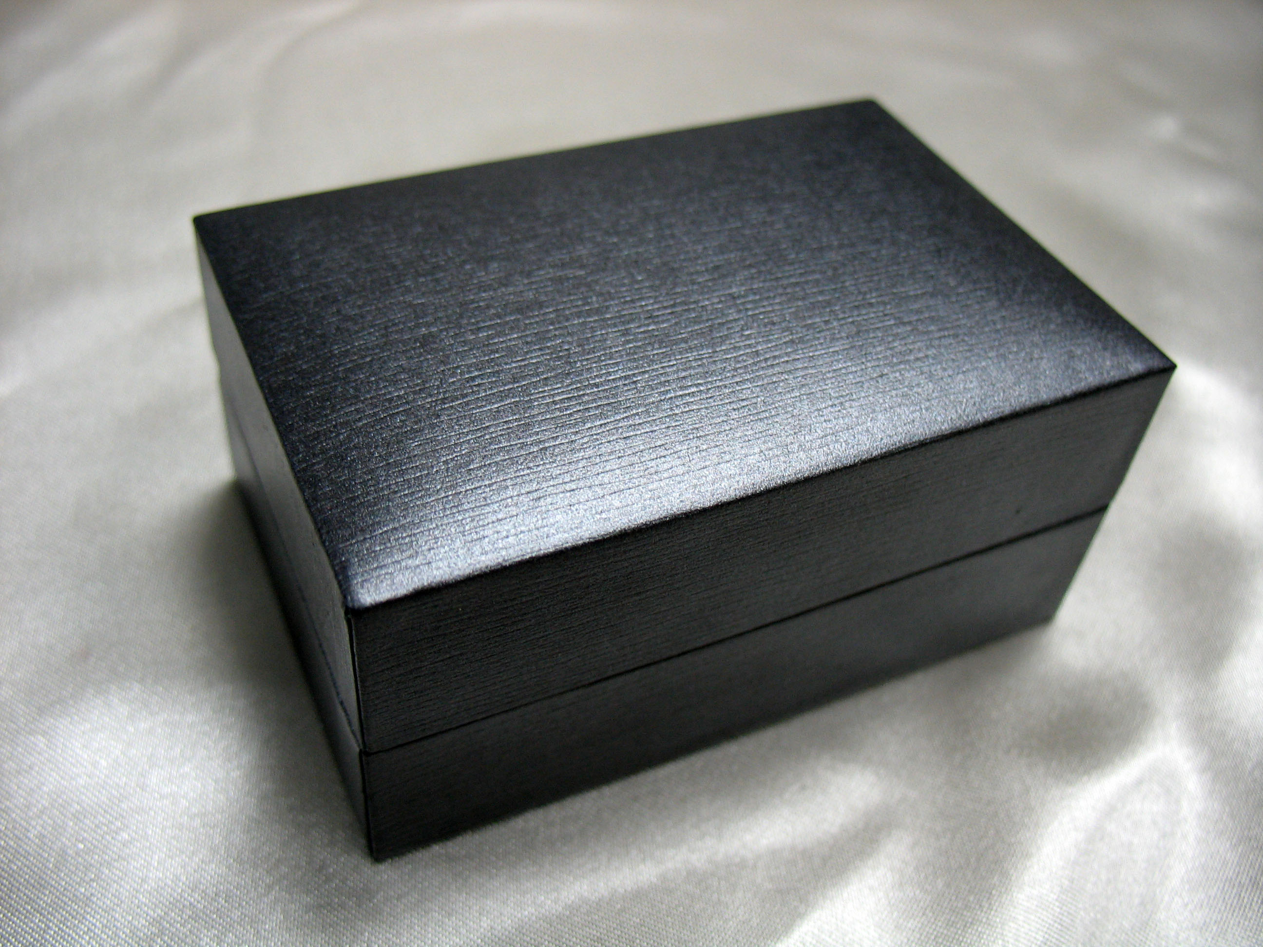 金屬感戒指盒-廣東金屬感戒指盒供應商-深圳金屬感戒指盒定做-廣東金屬感戒指盒批發(fā)價格