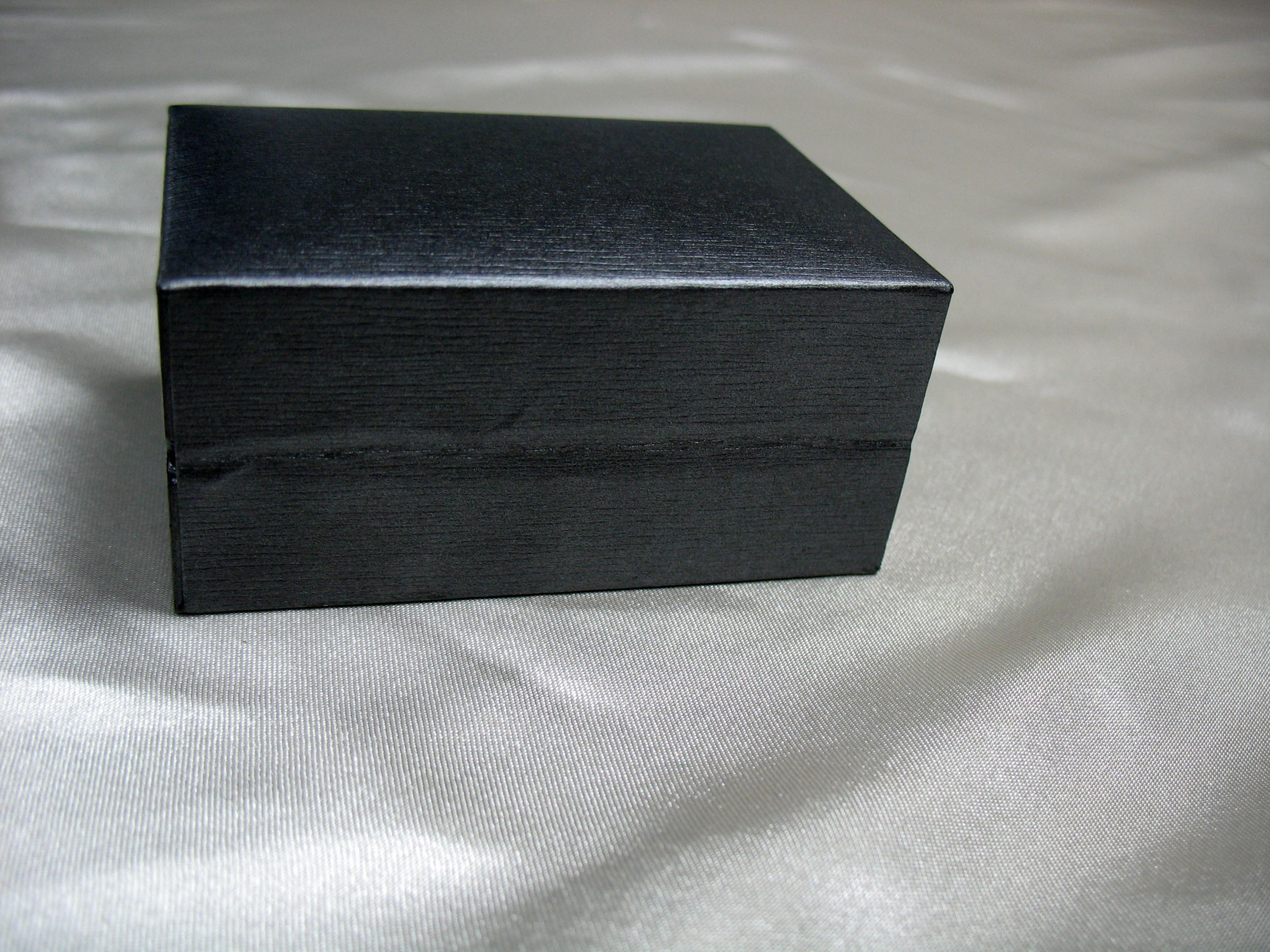 金屬感戒指盒-廣東金屬感戒指盒供應商-深圳金屬感戒指盒定做-廣東金屬感戒指盒批發(fā)價格