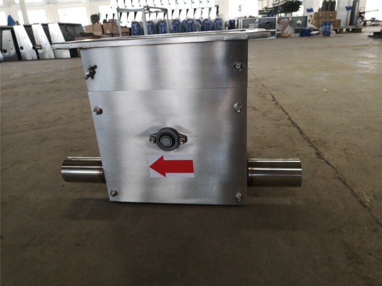 輸出料斗豬場自動上料設(shè)備震動上料不銹鋼單雙管全自動料塔配件無噪音蛟龍料靴