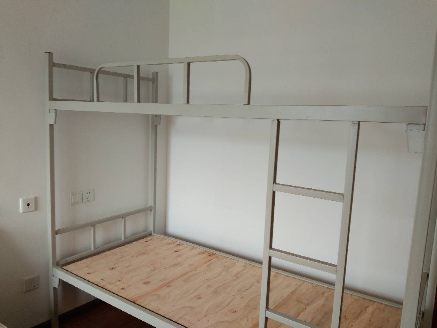 成都鐵床成都宿舍公寓鐵床優(yōu)質(zhì)板材