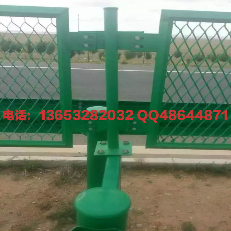 公路護欄網(wǎng) 圍欄網(wǎng) 高速公路護欄網(wǎng)