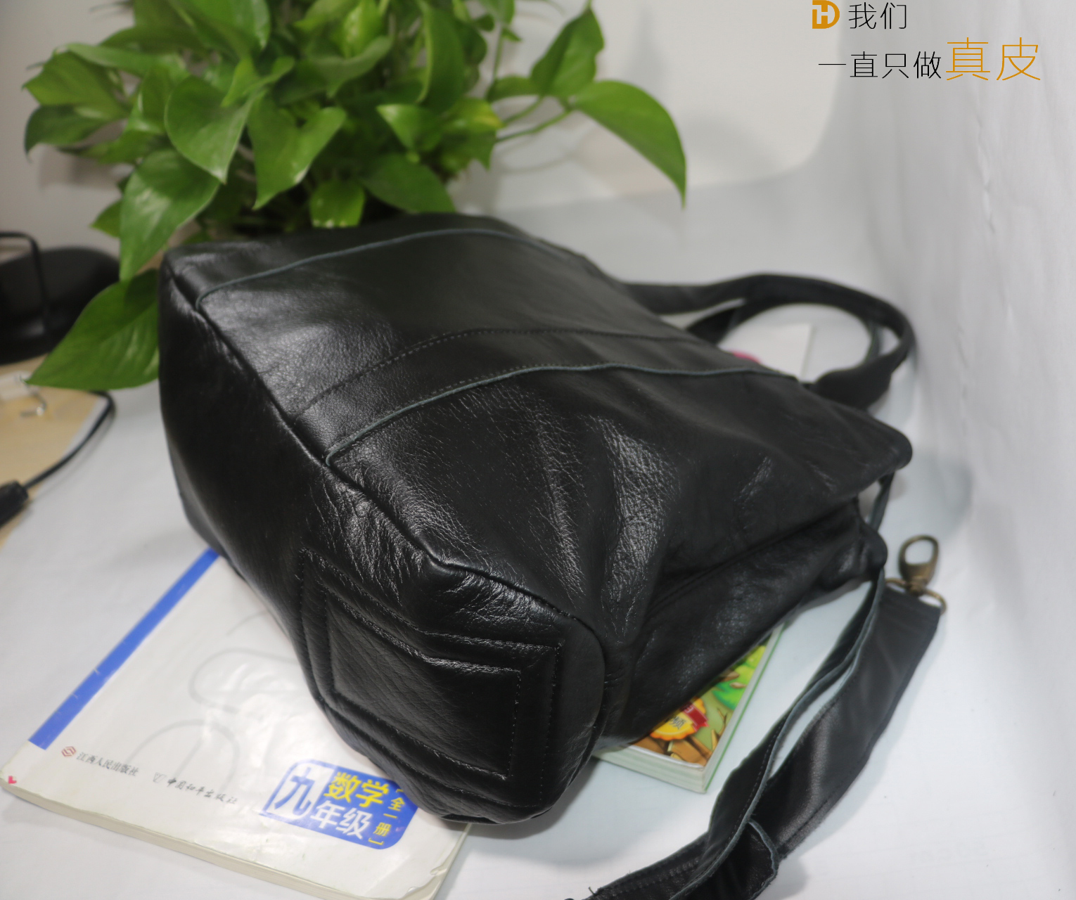 斜跨女包價(jià)格，江西斜跨女包價(jià)格，頭層牛皮輕便柔軟單肩斜跨手提韓版通勤女包