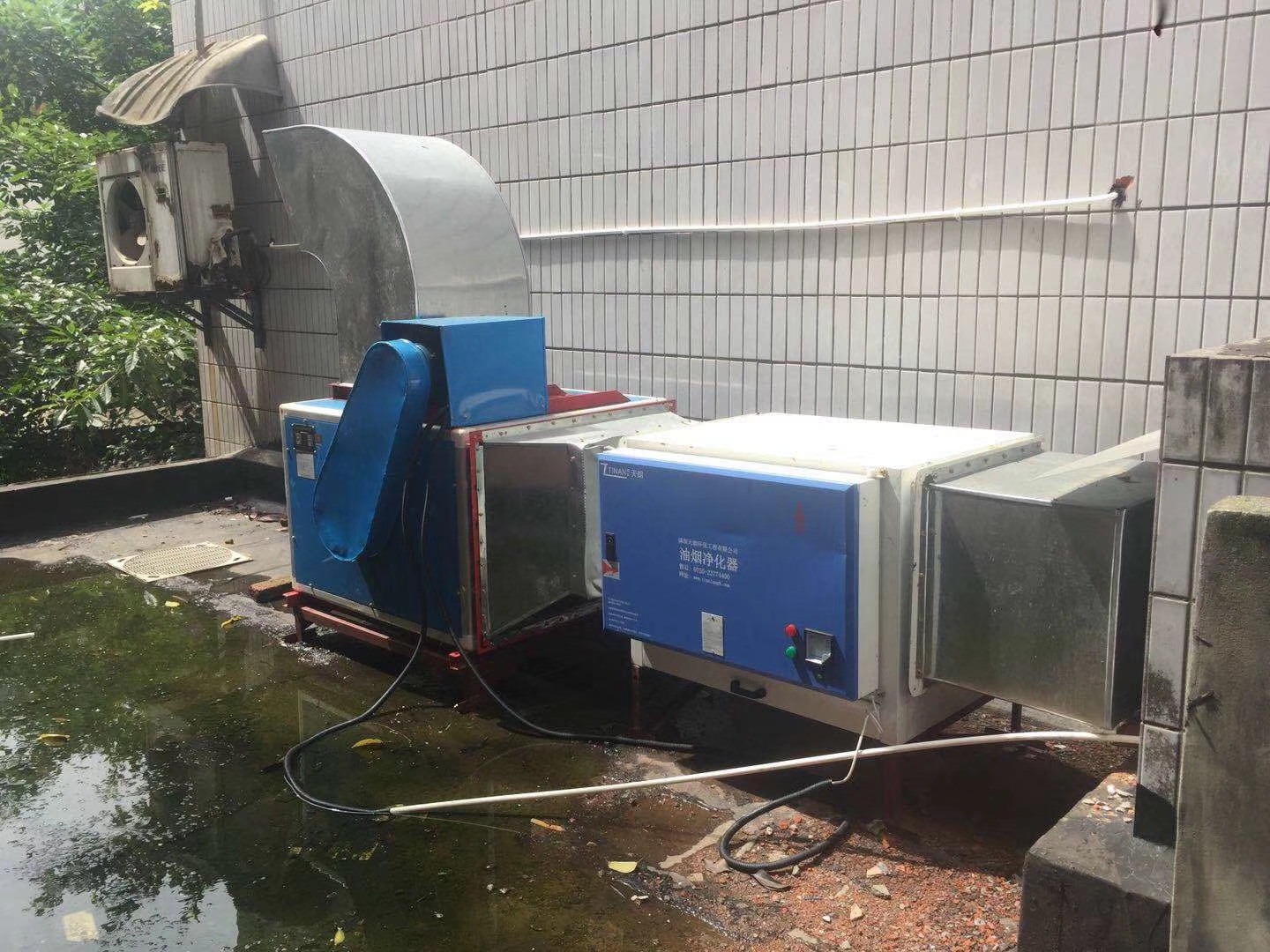 油煙凈化器油煙凈化器南寧有效果的油煙凈化器，廠家直銷，實現(xiàn)低空目測無煙排放
