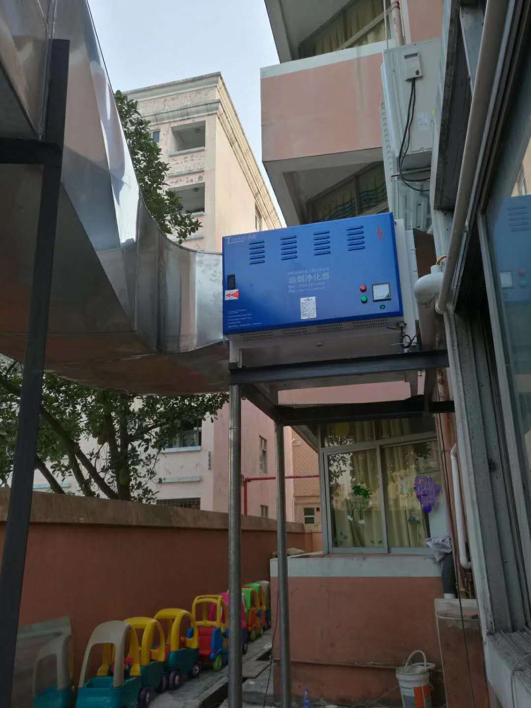 來賓市貴港市餐飲油煙凈化器 油煙凈化器|廚房油煙凈化器|專業(yè)提供油煙凈化設(shè)備方案