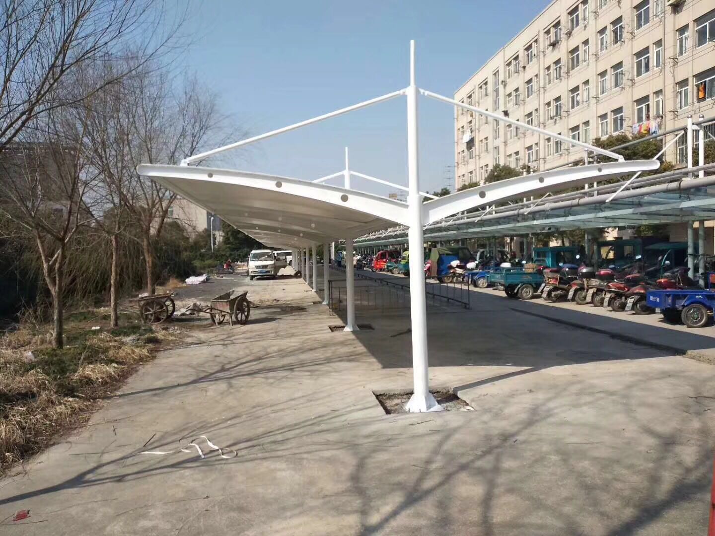 膜結(jié)構(gòu)自行車棚哪家好？江蘇膜結(jié)構(gòu)自行車棚廠家膜結(jié)構(gòu)自行車棚廠家電話江蘇優(yōu)質(zhì)膜結(jié)構(gòu)自行車棚江蘇膜結(jié)構(gòu)自行車棚