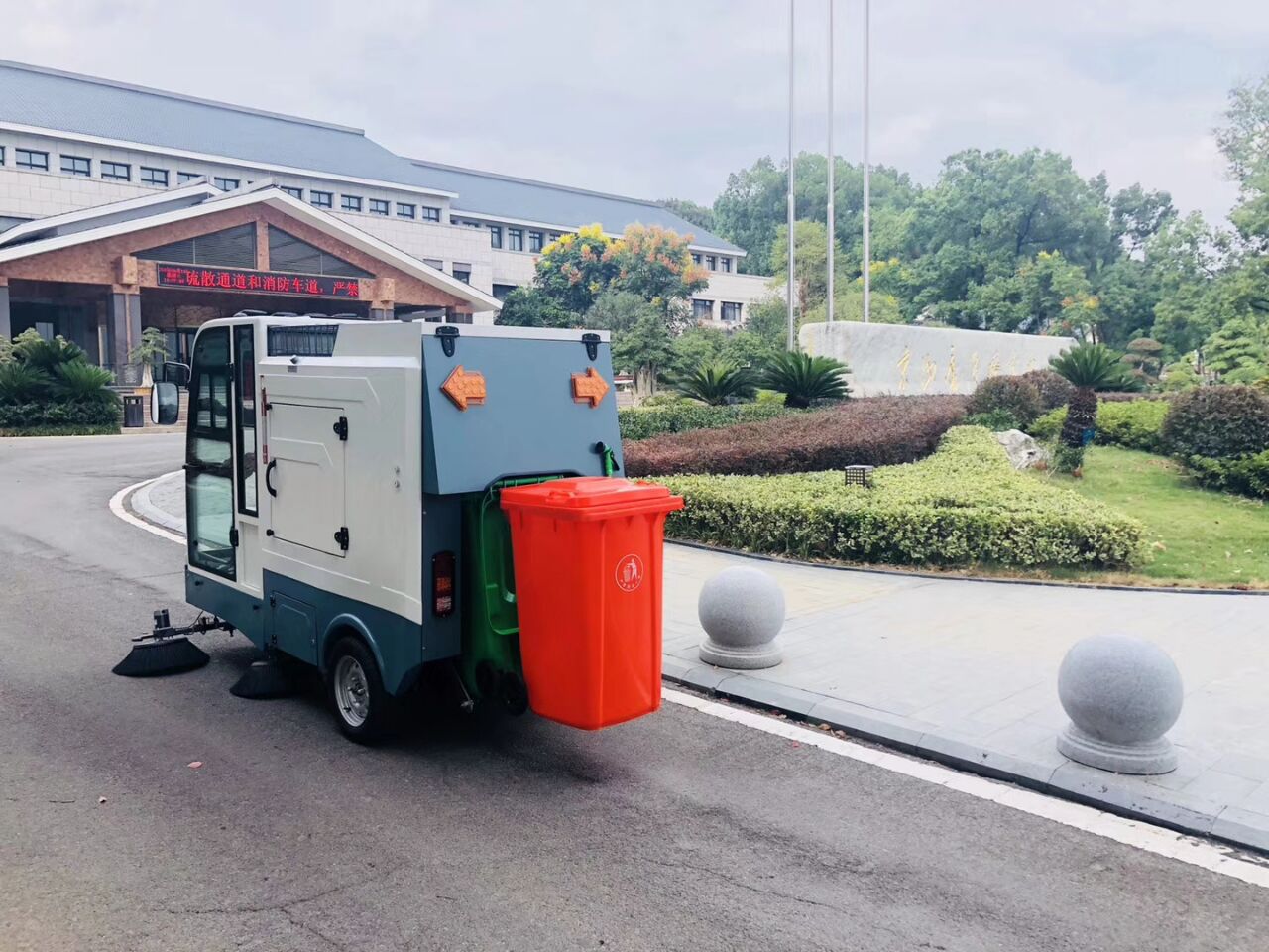 遼寧地下車庫(kù)*掃地機(jī)廠家批發(fā)