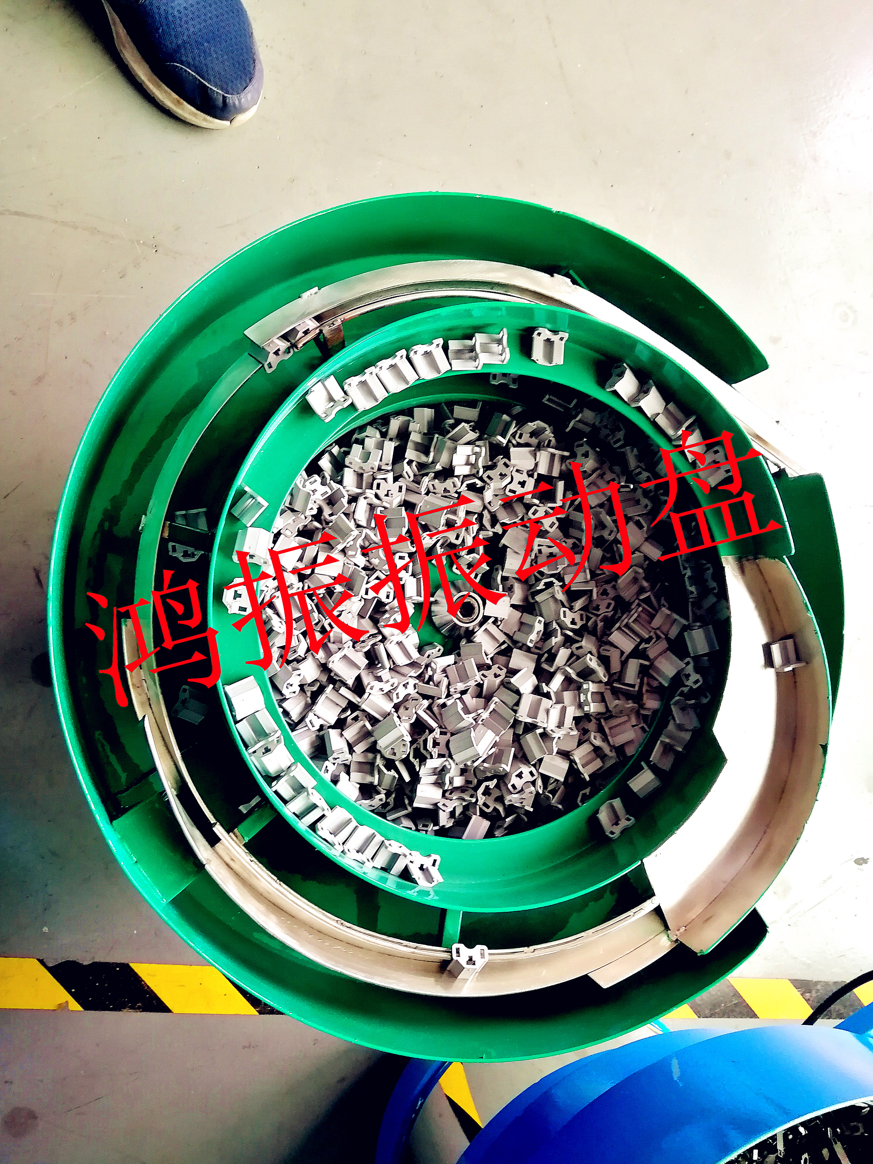 廣州佛山*非標(biāo)插頭震動盤振動盤 東莞佛山*非標(biāo)插頭震動盤振動盤 廣東東莞銀點振動盤廣州五金振動盤