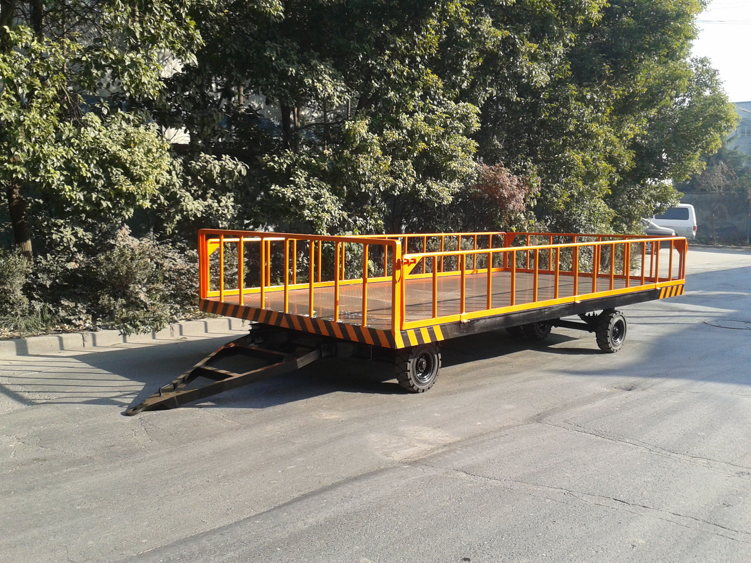 平板拖掛車(chē) 廠家批發(fā)平板拖掛轉(zhuǎn)運(yùn)車(chē) 電動(dòng)運(yùn)輸車(chē)廠家提供電動(dòng)牽引運(yùn)輸車(chē)