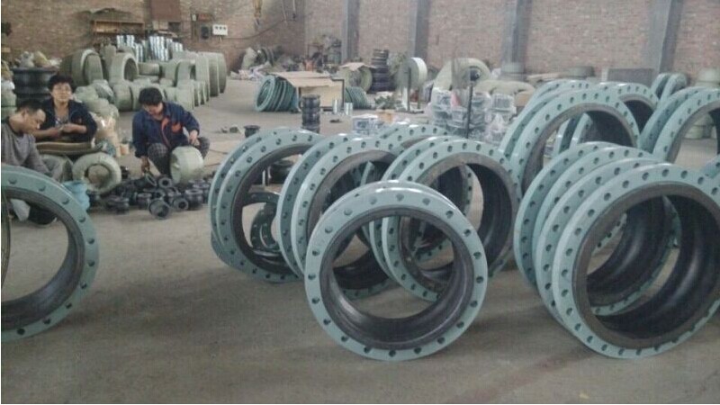 耐腐蝕可曲撓橡膠軟接頭-河北可曲撓橡膠軟接頭-哪里有襯四氟橡膠軟接頭-彎頭型橡膠軟接頭生產(chǎn)廠家