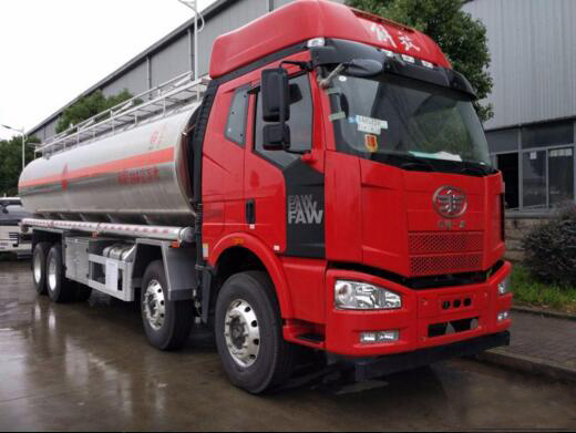 解放四軸鋁合金油罐車廠家直銷