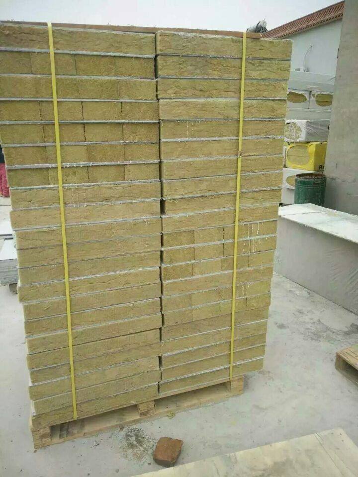 徐州復(fù)合巖棉保溫板  巖棉復(fù)合板