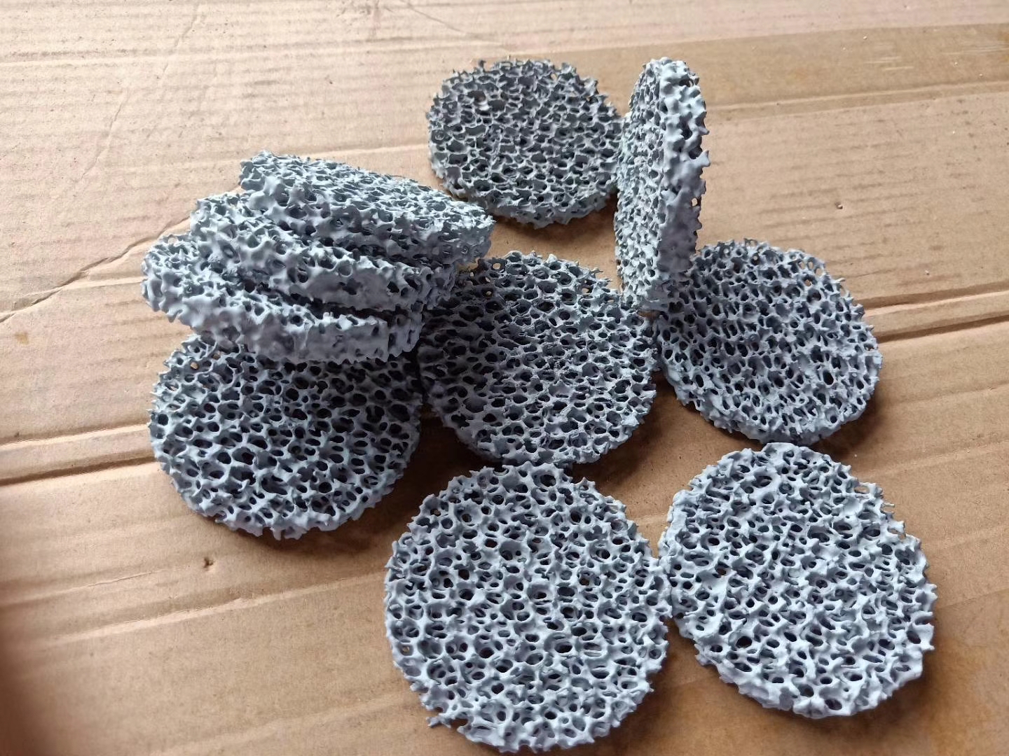 陶瓷過(guò)濾片 美國(guó)西利陶瓷過(guò)濾片，氧化鋯陶瓷過(guò)濾片山東省