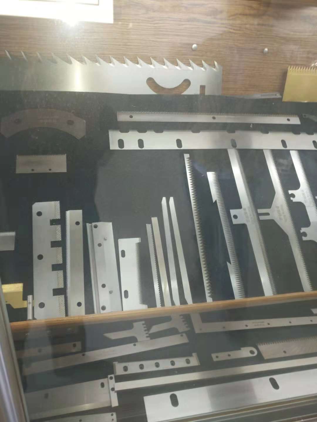 江蘇造紙復(fù)卷分切機長圓*定制、造紙復(fù)卷分切機長圓*、江蘇復(fù)卷機圓*生產(chǎn)廠家、造紙復(fù)卷機*批發(fā)價格、