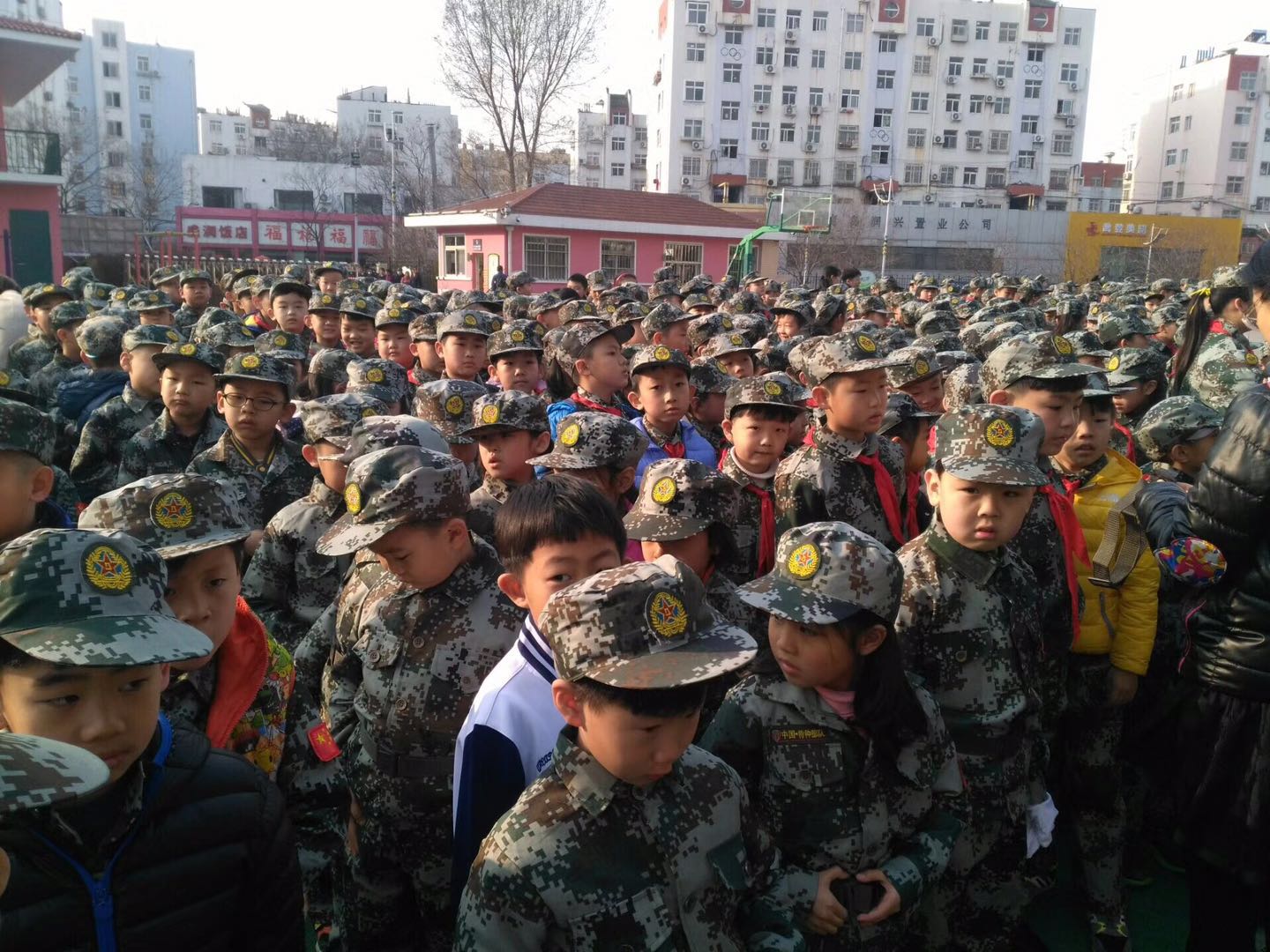 濟(jì)南規(guī)模大的員工軍訓(xùn)培訓(xùn)基地亮劍中國 無需比價(jià) 全年超低 濟(jì)南拓展訓(xùn)練，濟(jì)南企業(yè)軍訓(xùn)