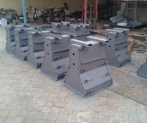 隔離墩鋼模具工業(yè)技術/隔離墩鋼模具實地專業(yè)廠家