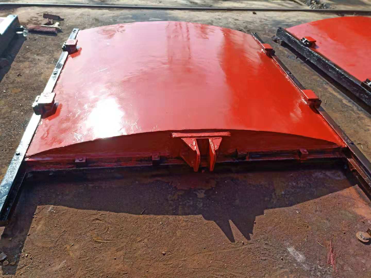 圓閘門|鑄鐵鑲銅閘門價(jià)格  鑄鐵閘門