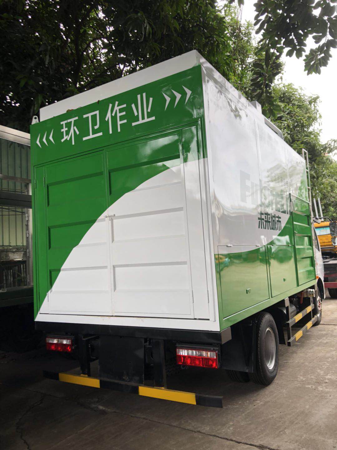 糞便凈化車，化糞池處理車，出清水的吸糞車
