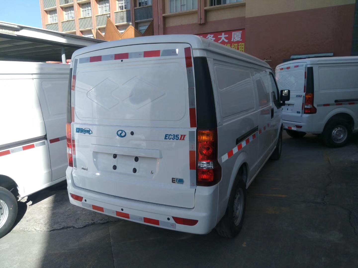 深圳新能源純電動(dòng)面包車(chē)物流車(chē)租售