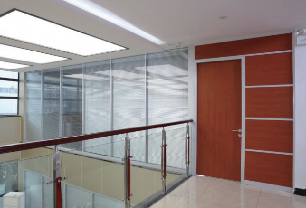 供應(yīng)用于的崇左玻璃隔斷