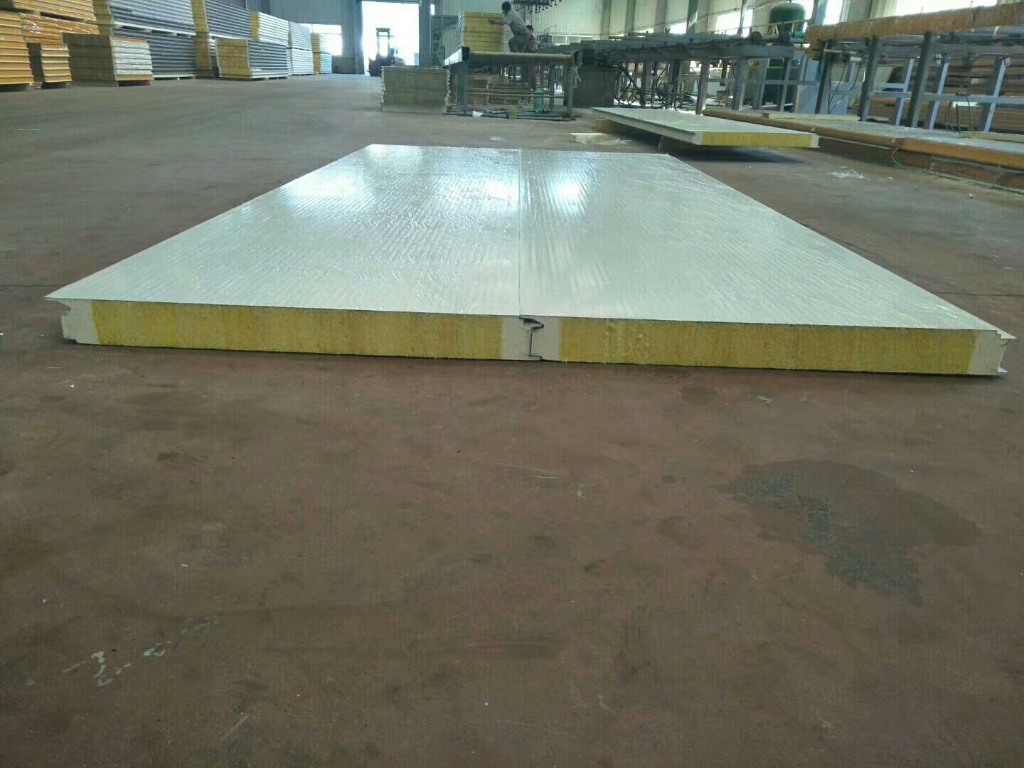 內(nèi)蒙古通遼聚氨酯保溫板廠家 內(nèi)蒙古通遼聚氨酯冷庫(kù)板廠家