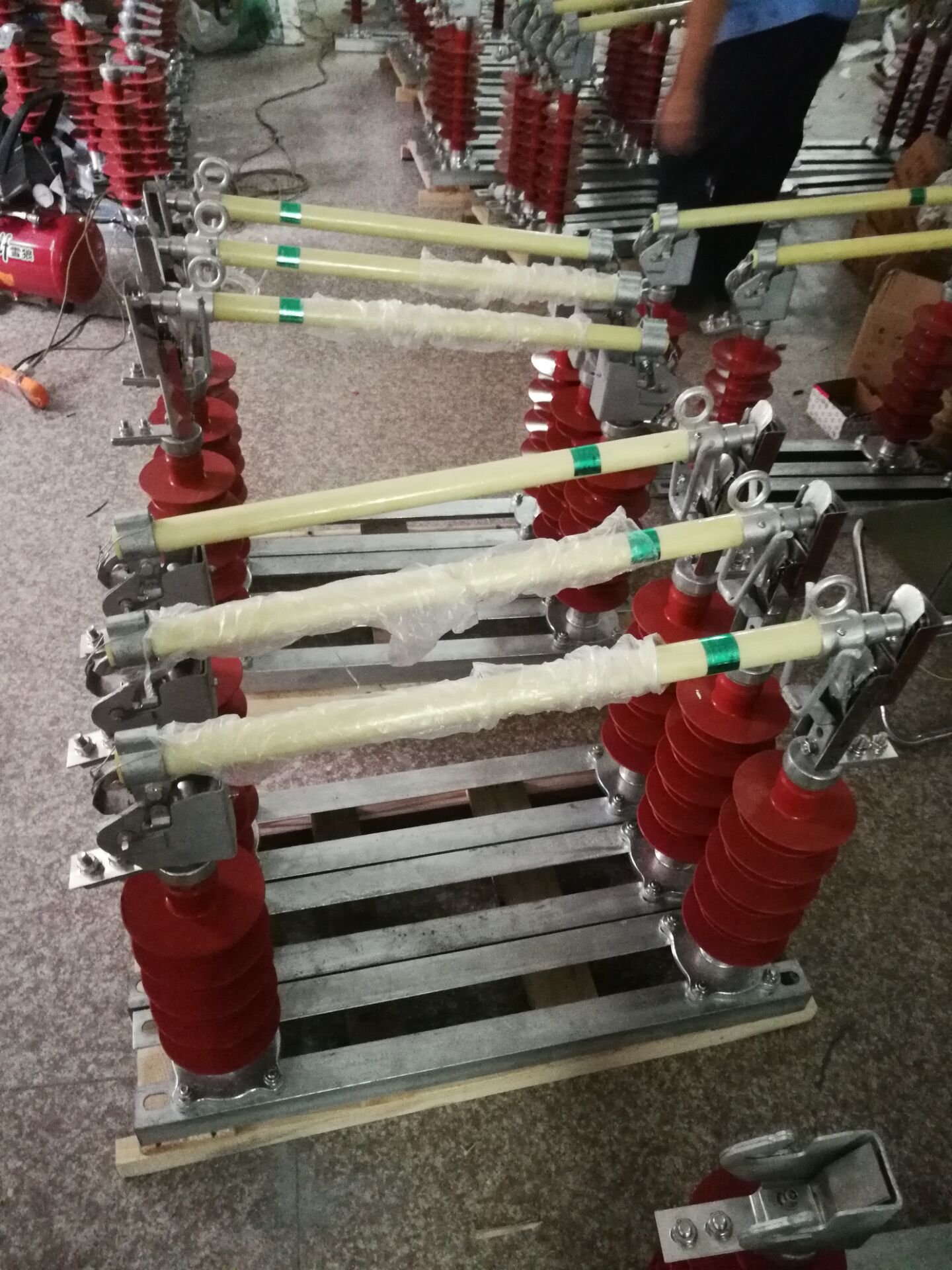 35KV戶外防風(fēng)型高壓熔斷器廠家