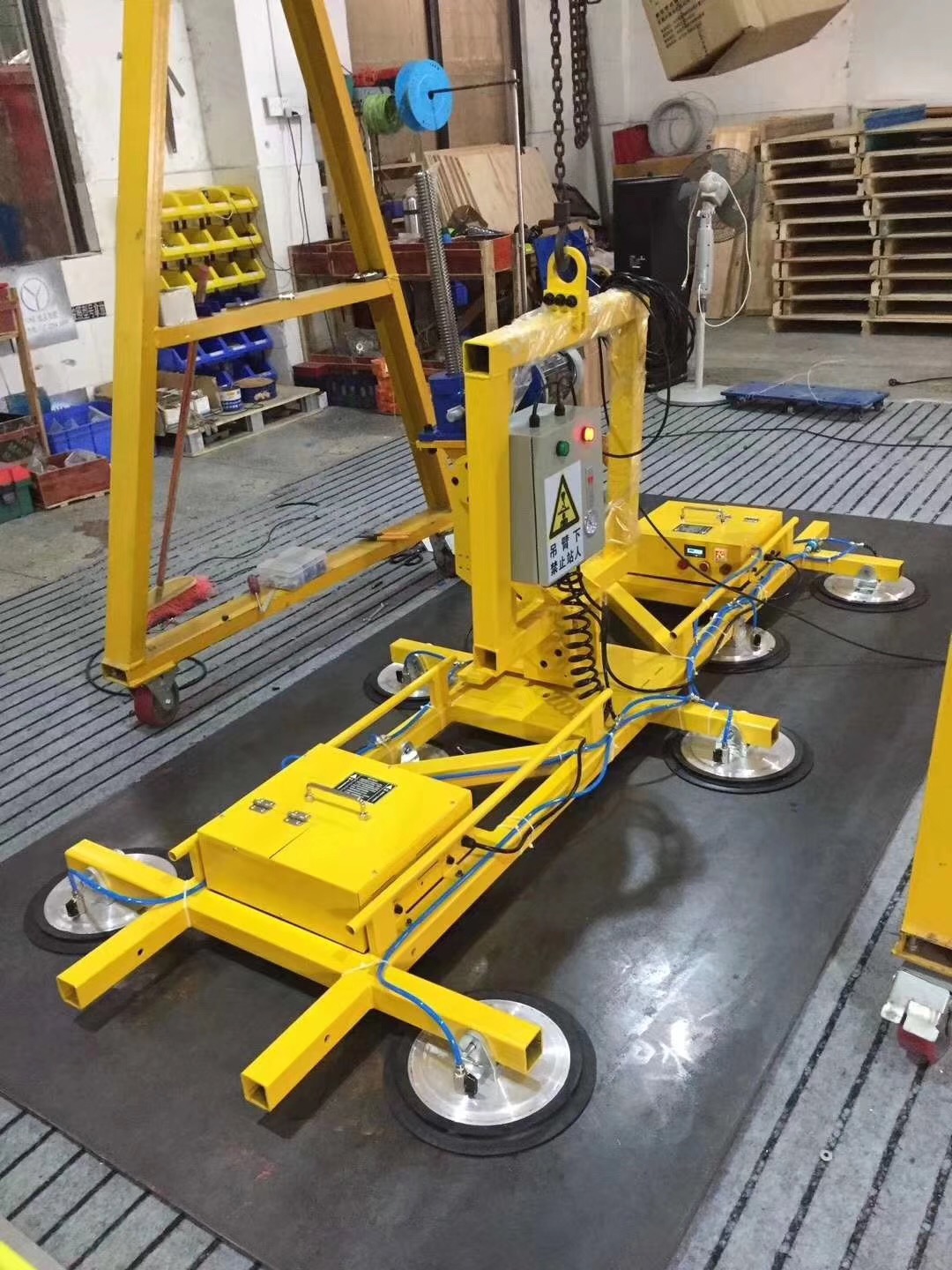 真空吸吊機(jī)械 真空吸盤 液壓貨梯價(jià)格 真空吸吊機(jī)械廠家