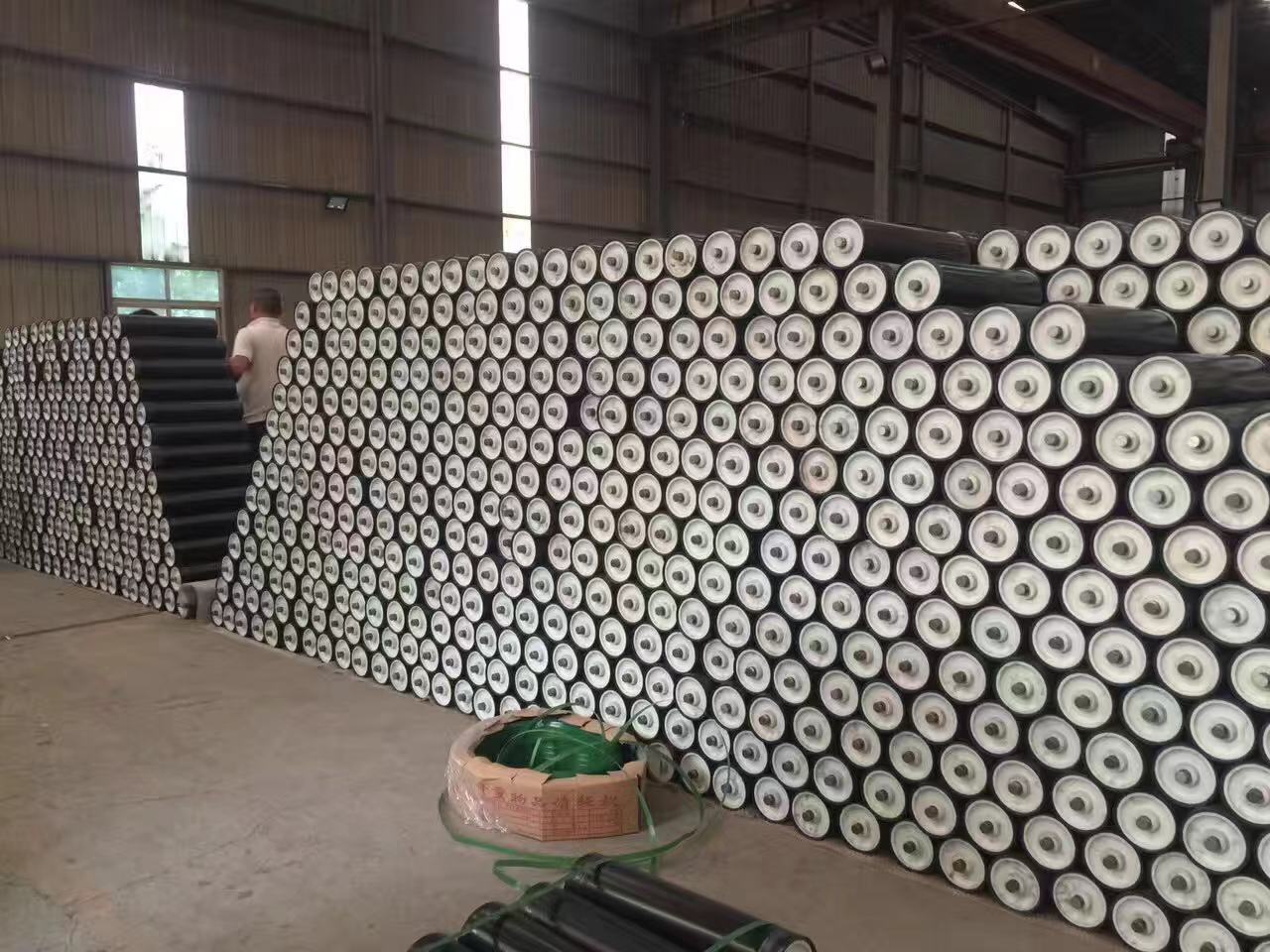 供應(yīng) 濟(jì)南坤海牌皮帶脫水高分子托輥 濟(jì)南坤海牌皮帶脫水機(jī)高分子托輥