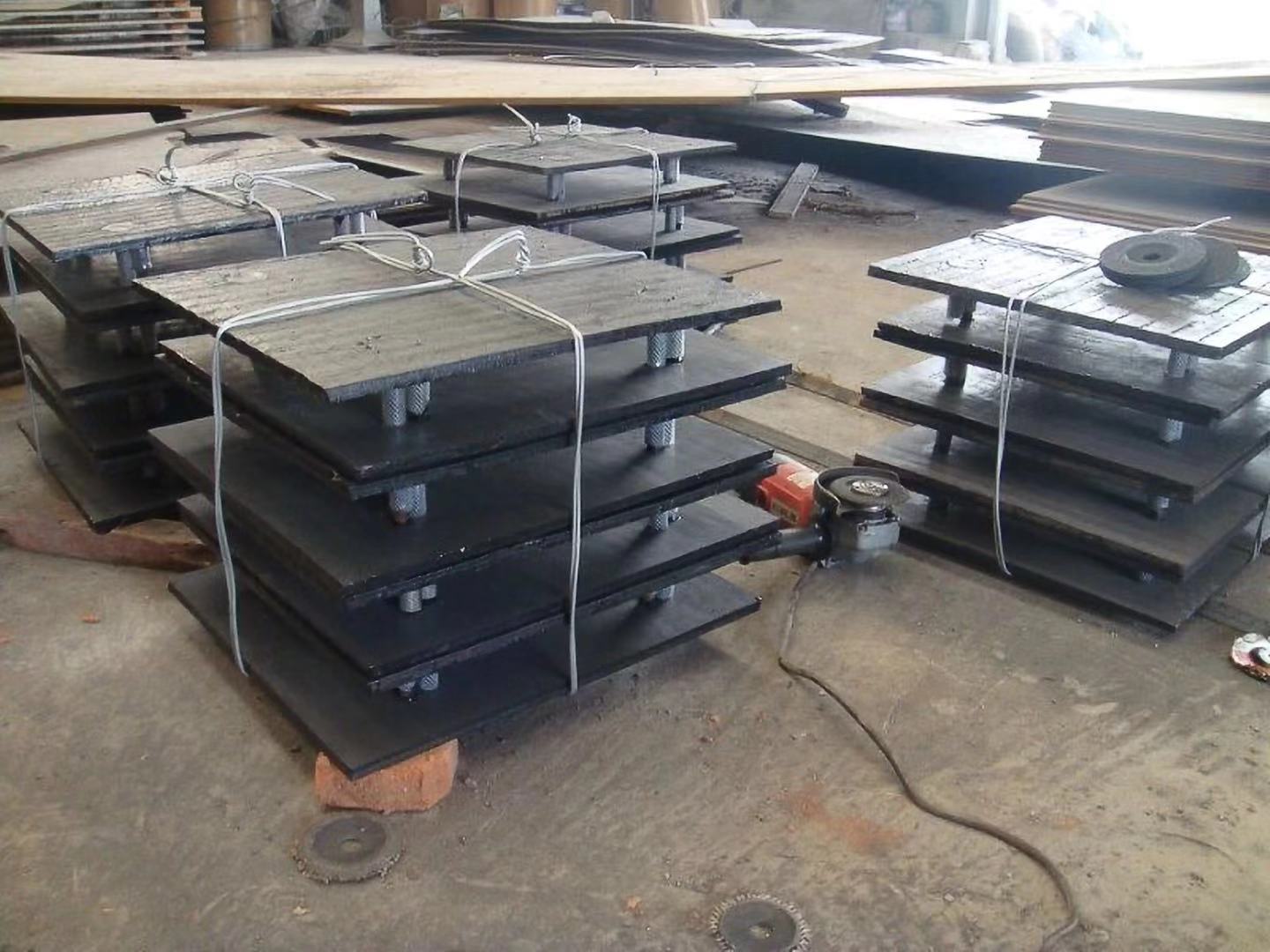 水泥廠立磨備件 耐磨襯板 規(guī)格5+3 10+10 坤海牌 水泥廠 電廠鋼鐵廠 焦化廠  風(fēng)機(jī) 落煤管