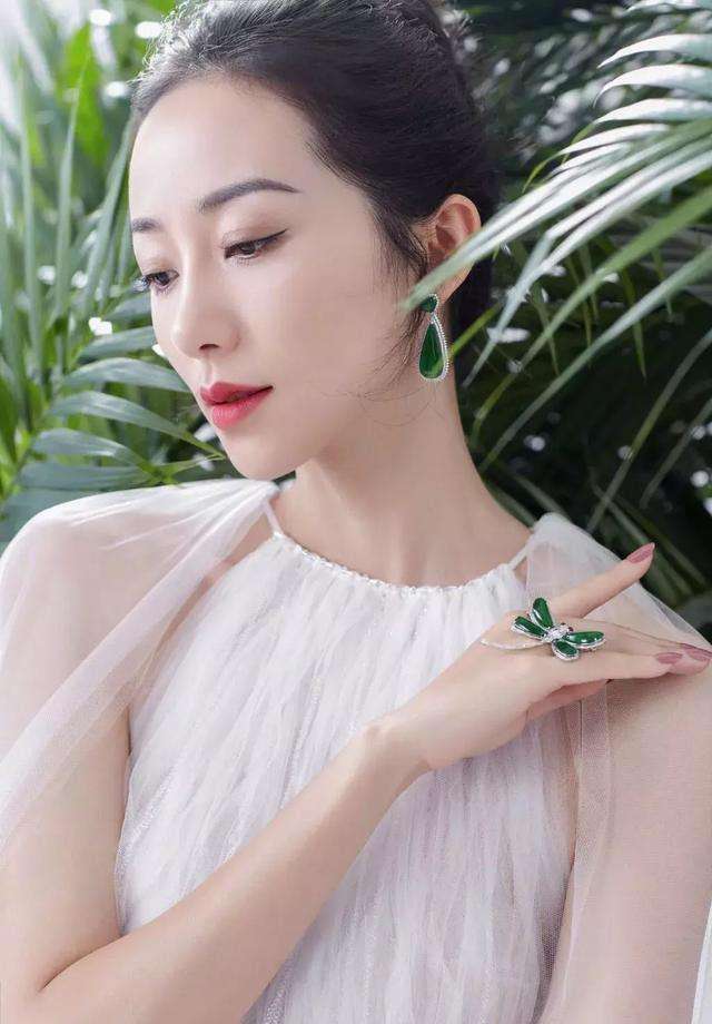 請明星*但是價格太貴？明星雜志廣告軟植入了解過嗎？