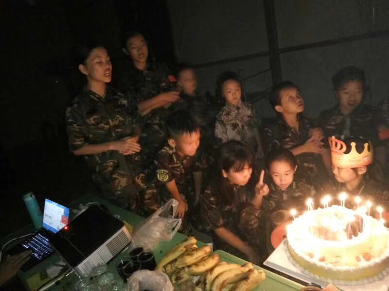 柳州冬令營 讓孩子在綠色的軍營中 柳州正欣冬令營，體驗(yàn)成長快樂