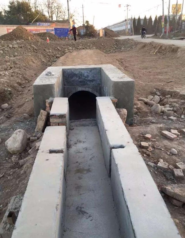 地下管道堵漏、 地下管道接口補(bǔ)漏、地下管道堵水、地下管道接頭縫堵漏、地下管道交接縫堵漏