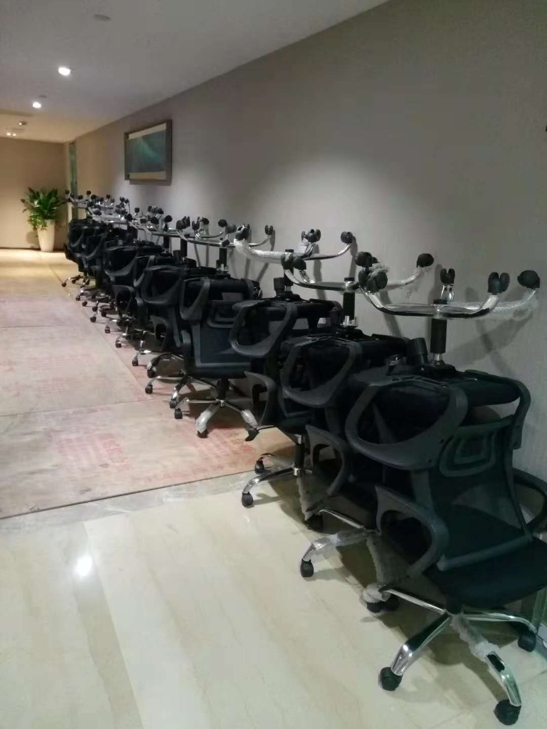 簡約轉(zhuǎn)椅 廣東廣州辦公室電腦椅批發(fā)價(jià)格