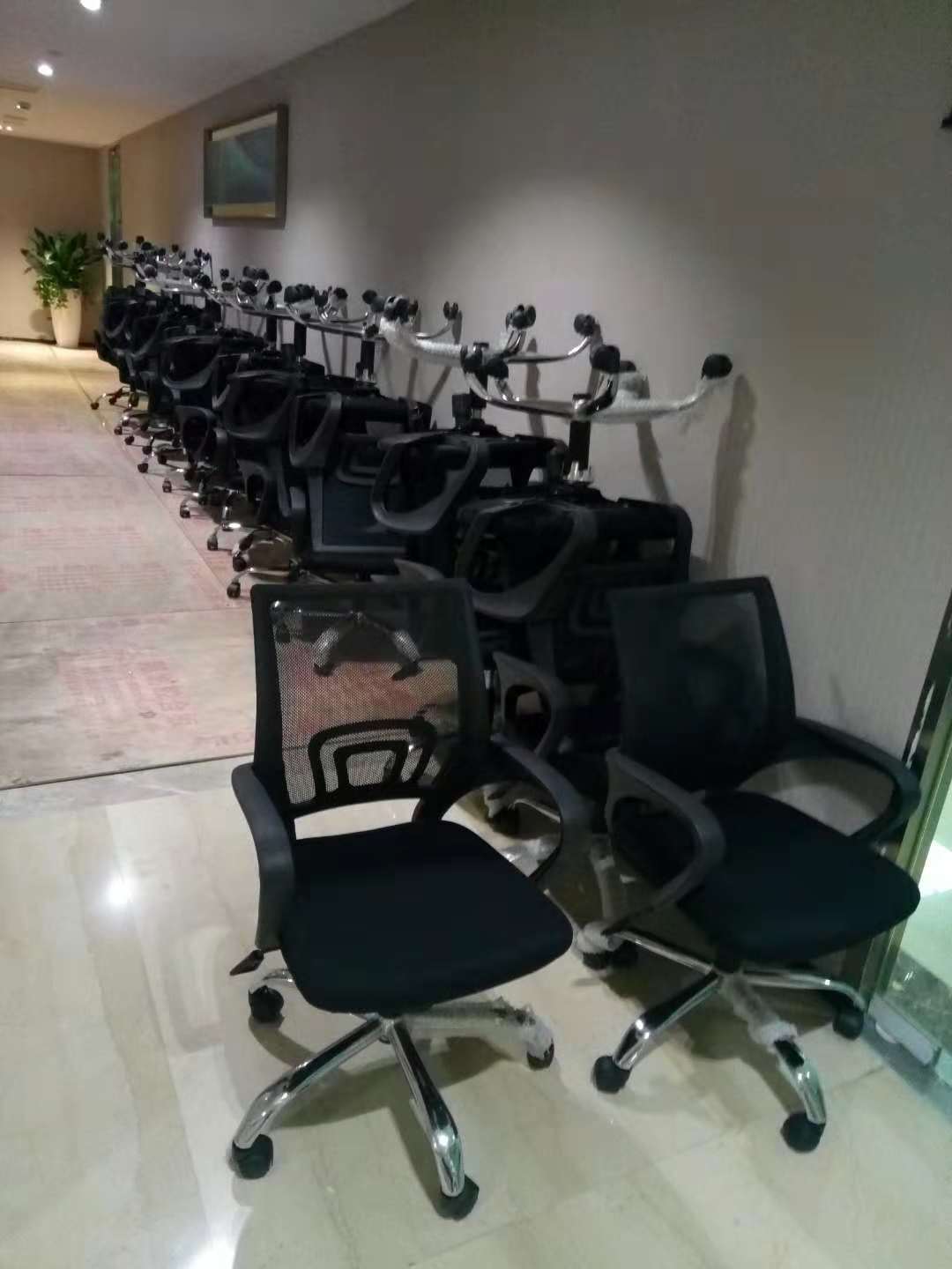 簡約轉(zhuǎn)椅 廣東廣州辦公室電腦椅批發(fā)價(jià)格