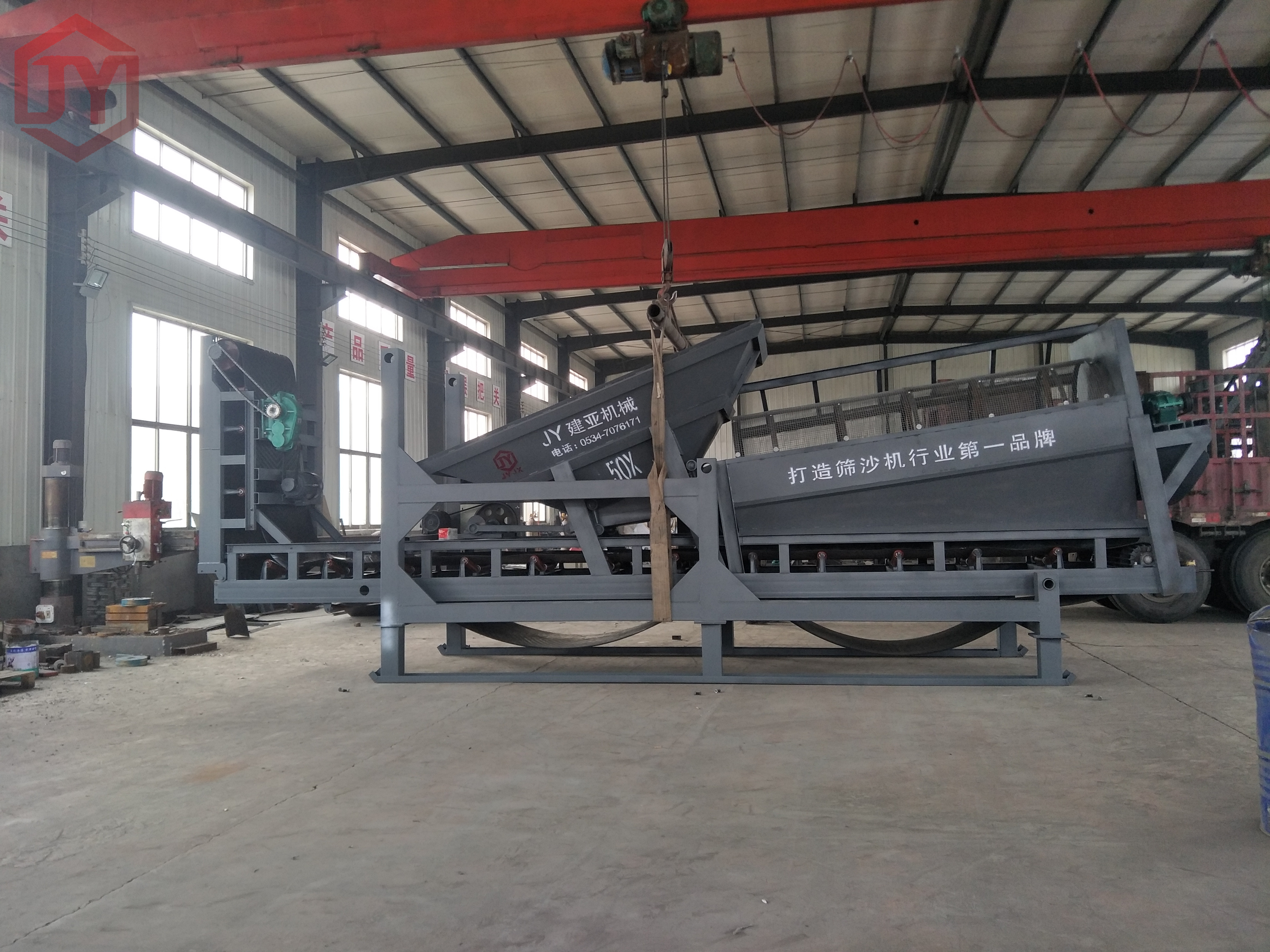 建亞機(jī)械生產(chǎn)河沙篩沙機(jī)旱地篩砂機(jī)